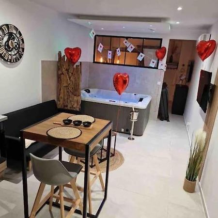 Appartement - Spa Monteux Buitenkant foto