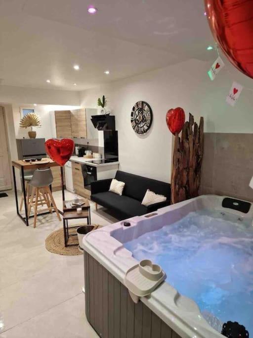Appartement - Spa Monteux Buitenkant foto