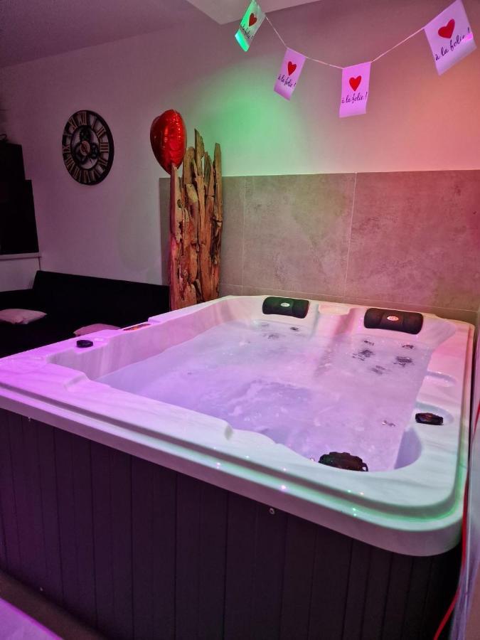 Appartement - Spa Monteux Buitenkant foto