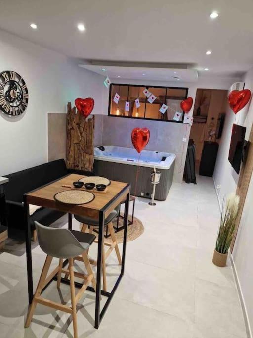 Appartement - Spa Monteux Buitenkant foto